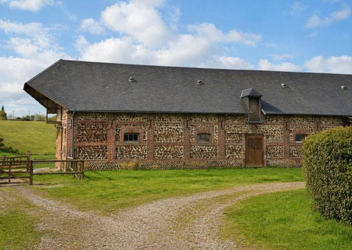 Haras de 11 hecatres sur Forges les Eaux 
