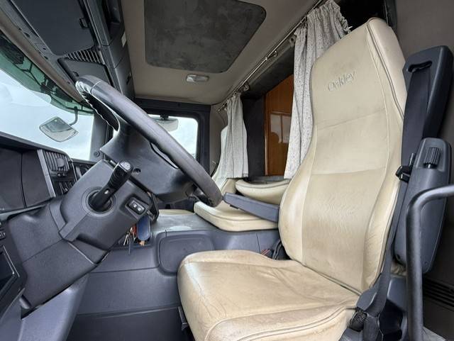 Camion VL Chevaux Oakley Scania 340 2006 Occasion