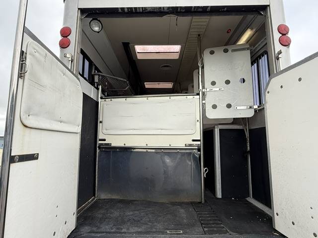 Camion VL Chevaux Oakley Scania 340 2006 Occasion