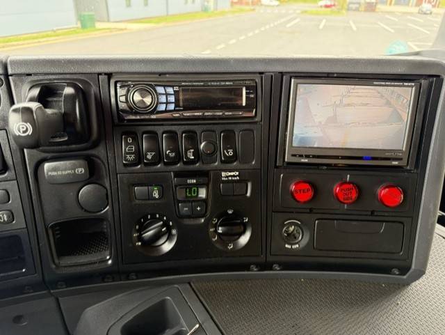 Camion VL Chevaux Oakley Scania 340 2006 Occasion