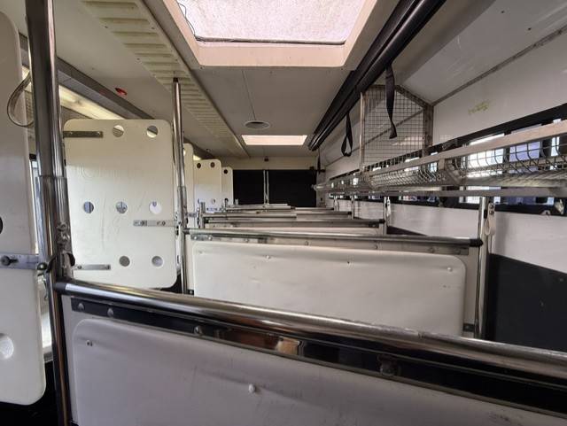 Camion VL Chevaux Oakley Scania 340 2006 Occasion