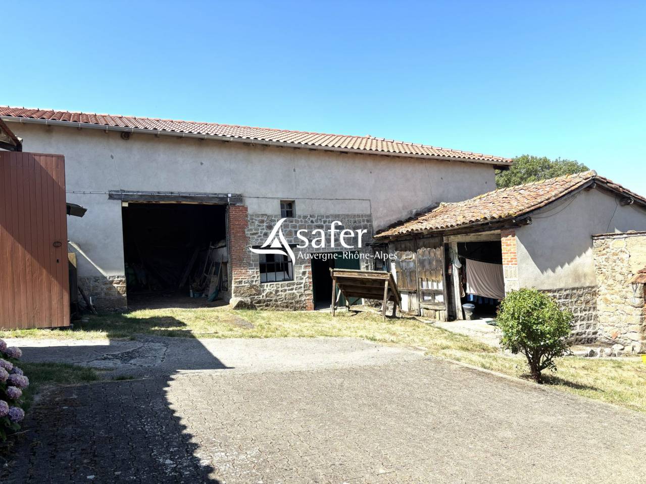 FERME TRADITIONNELLE - MONTS DU LYONNAIS