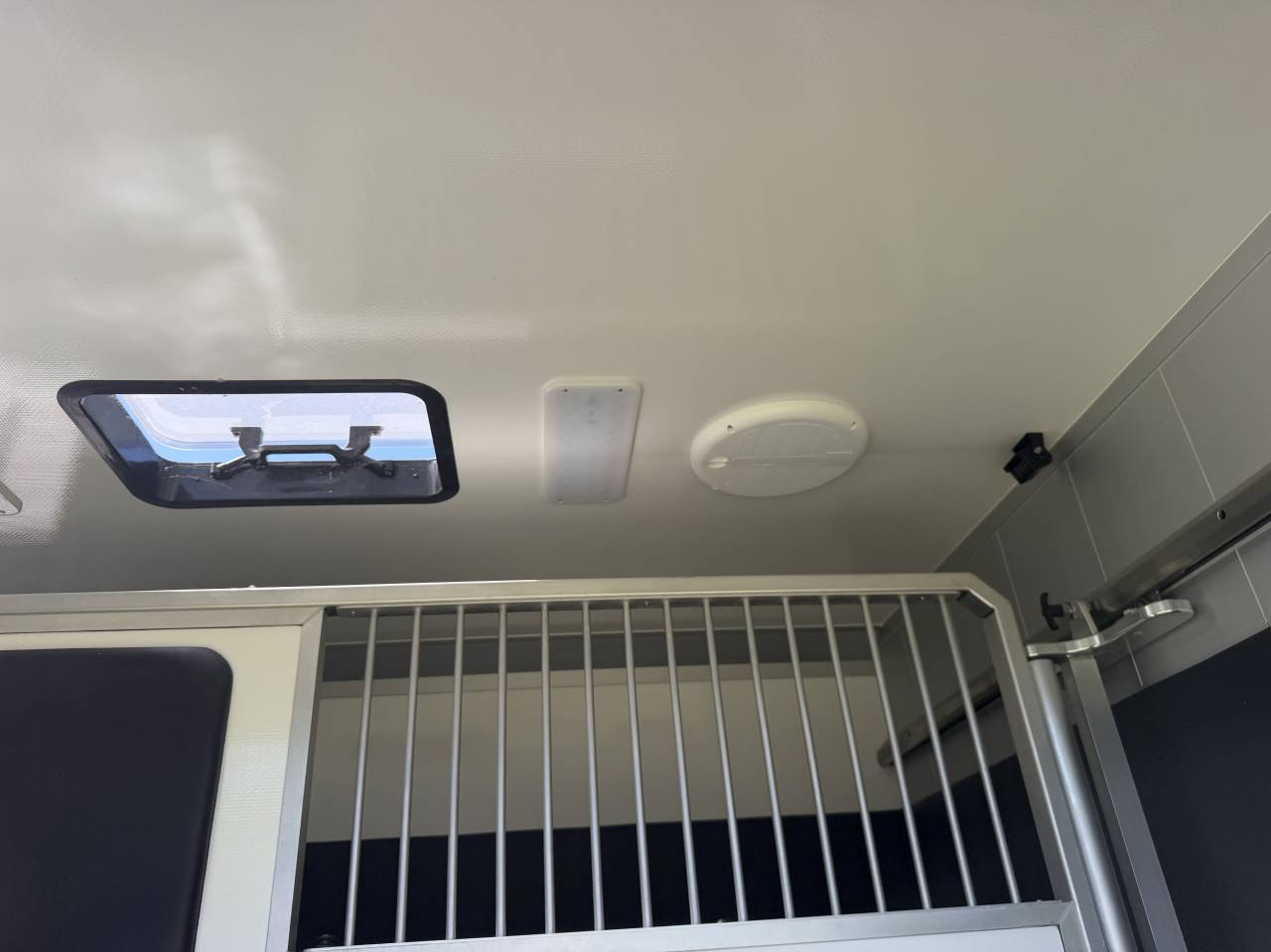 VL 5 pl cabine, haras long, 66550&euro;HT
