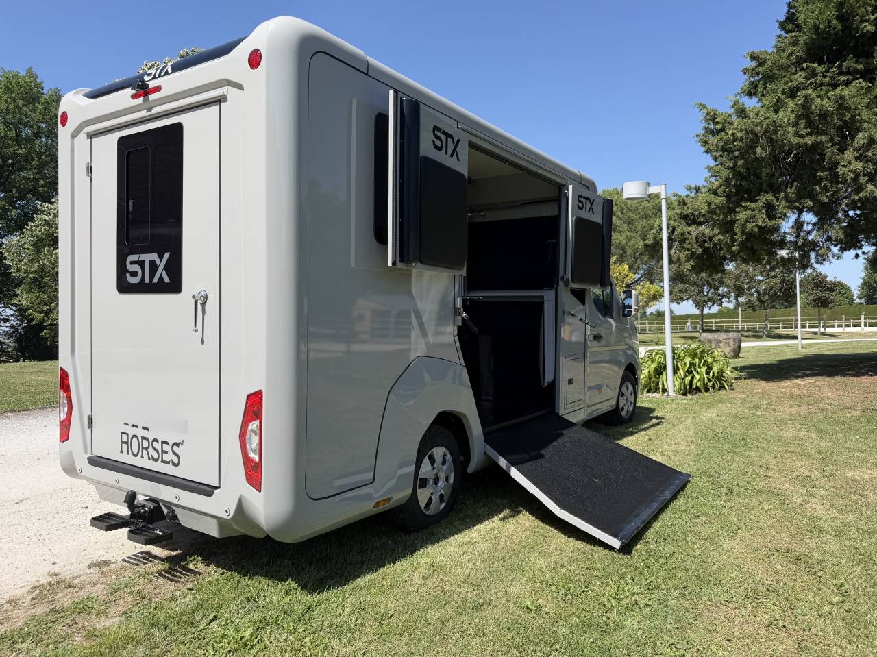 VL 5 pl cabine, haras long, 66550&euro;HT