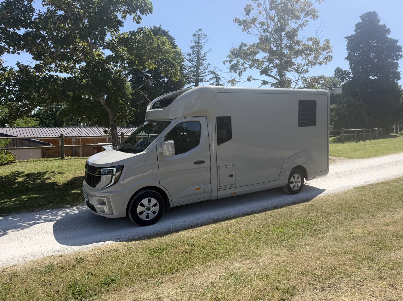 VL 5 pl cabine, haras long, 66550&euro;HT