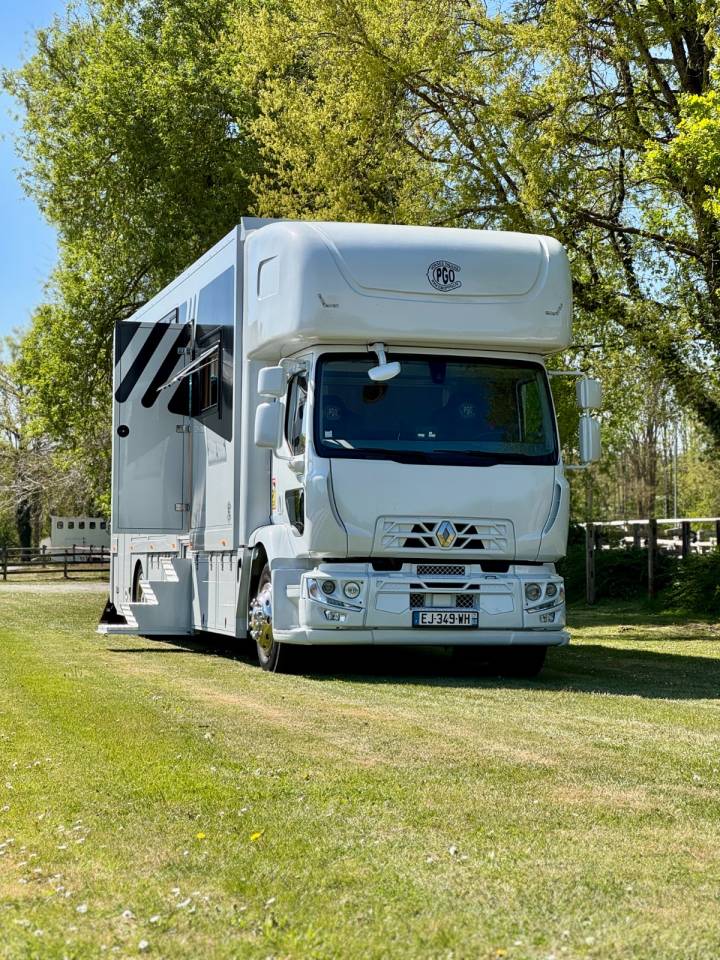 Camion chevaux 6/7 places home car 