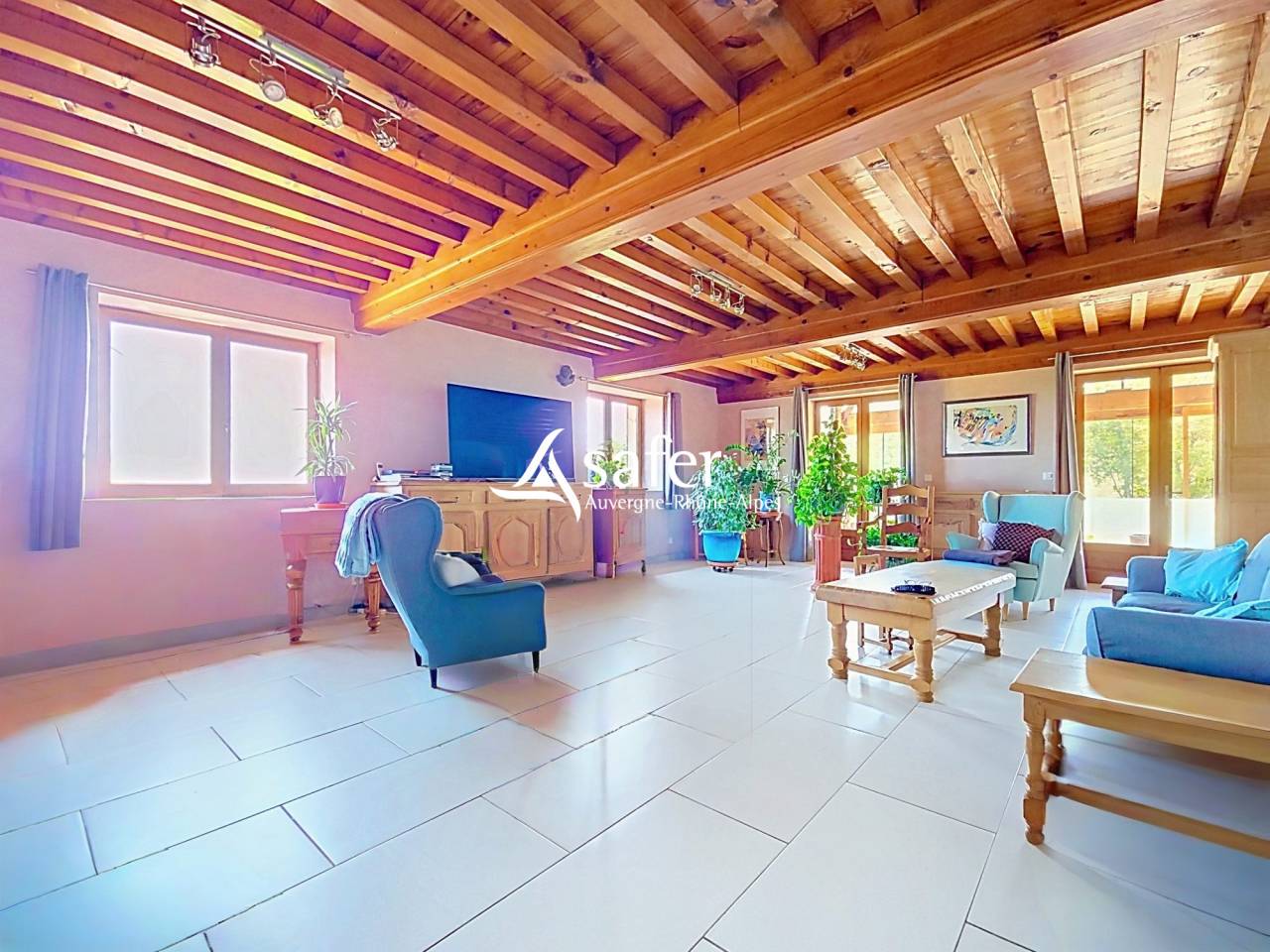 PROPRIETE DE CARACTERE RENOVEE - BEAUJOLAIS