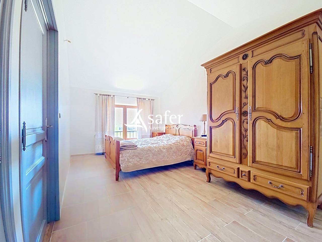 PROPRIETE DE CARACTERE RENOVEE - BEAUJOLAIS