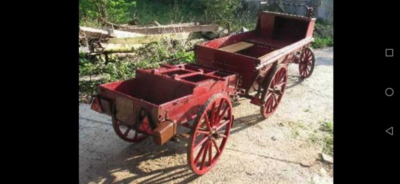 A vendre cal&egrave;che de pompier de 1937