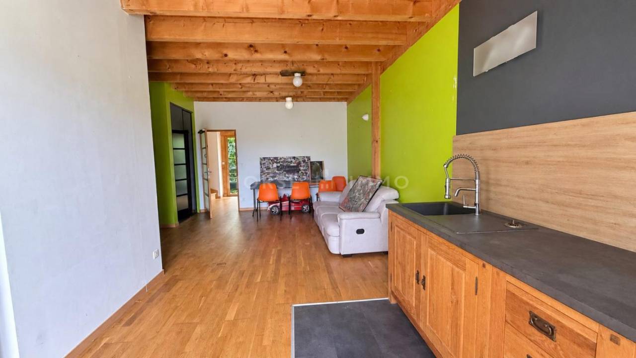 PROPRI&Eacute;T&Eacute; &Eacute;QUESTRE DE CARACT&Egrave;RE, TROIS LOGEMENTS ET CADRE VE