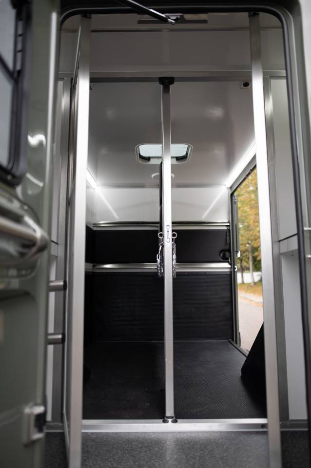 KRISMAR RENAULT MASTER &ndash; 170Ch &ndash; 5PLACES &ndash; STALLE - OCCASION
