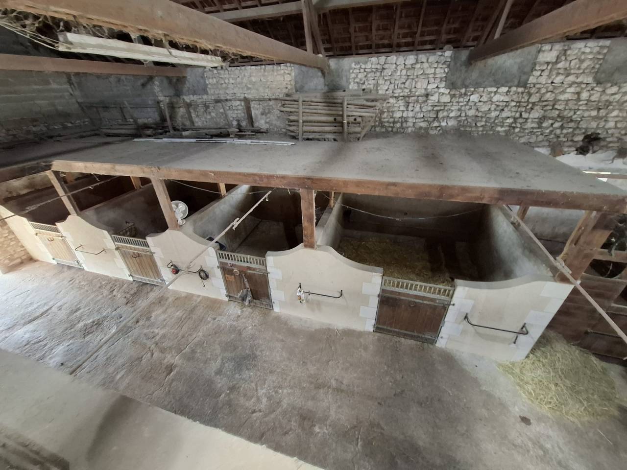 DOMAINE &Eacute;QUESTRE  INSTALLATIONS PROFESSIONNELLES  VIENNE