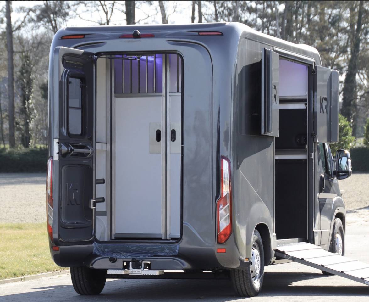 KRISMAR HARAS 3 PEUGEOT