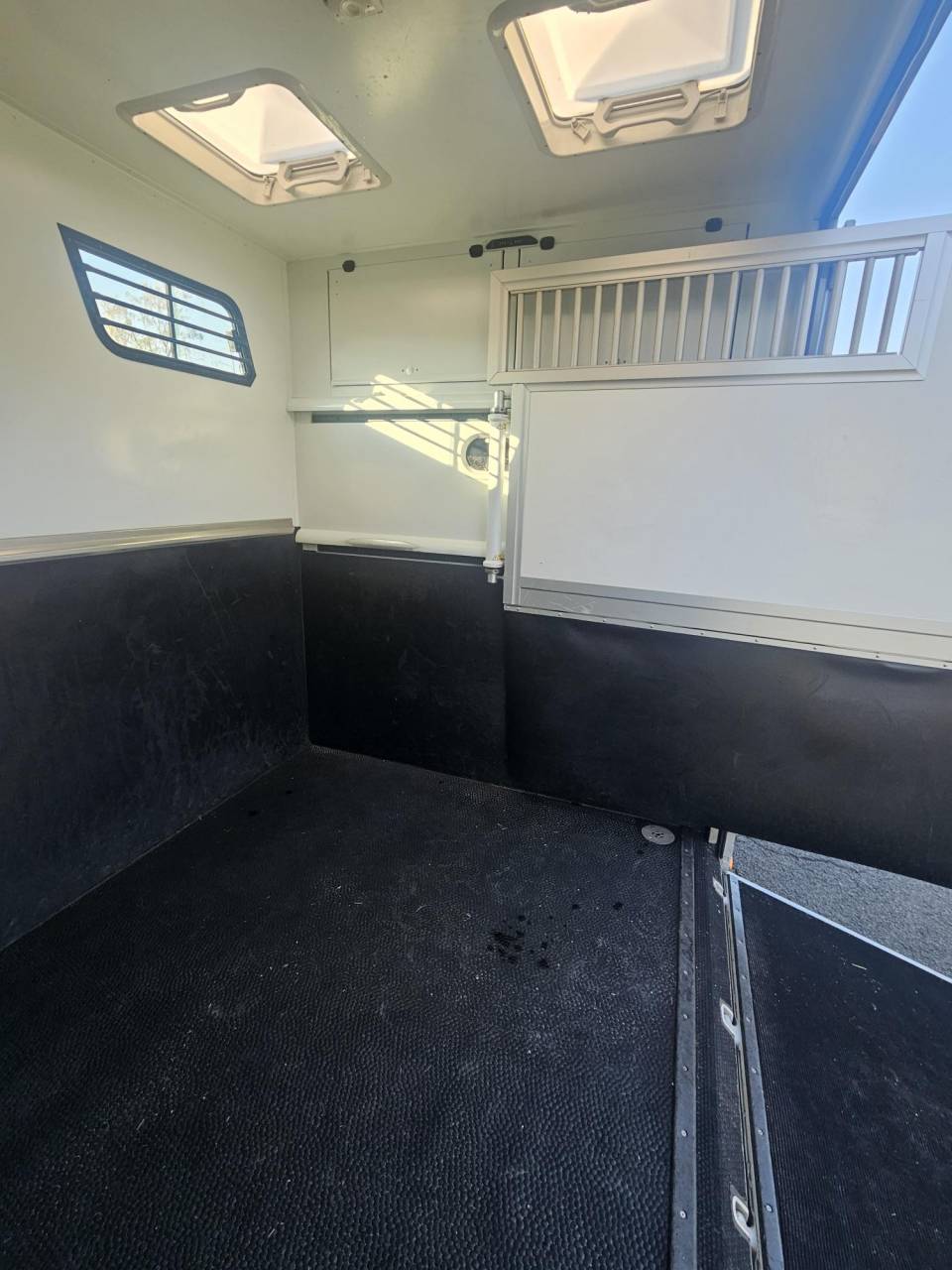Camionnette chevaux THEAULT SWITCH - Etat impeccable !