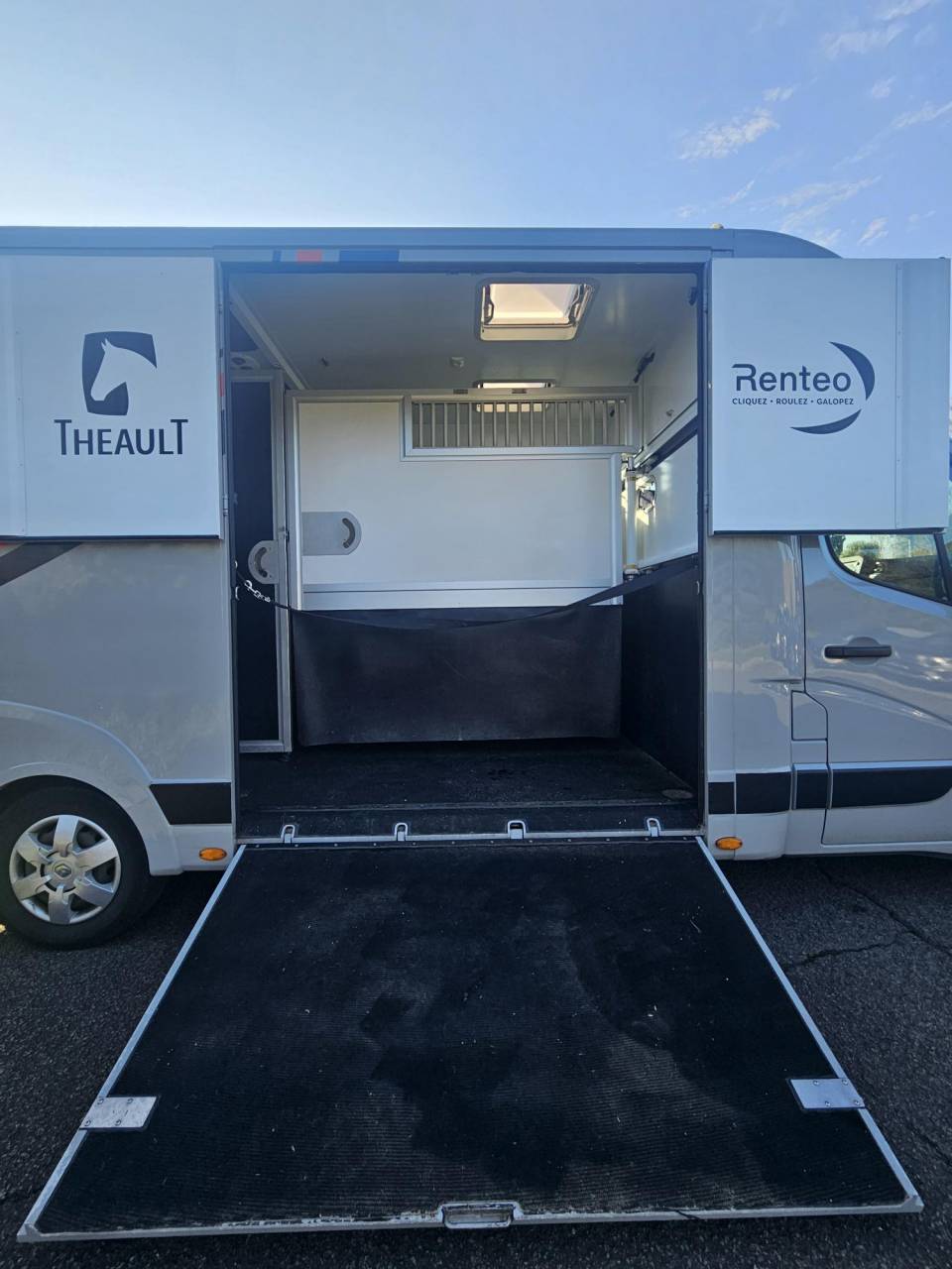 Camionnette chevaux THEAULT SWITCH - Etat impeccable !