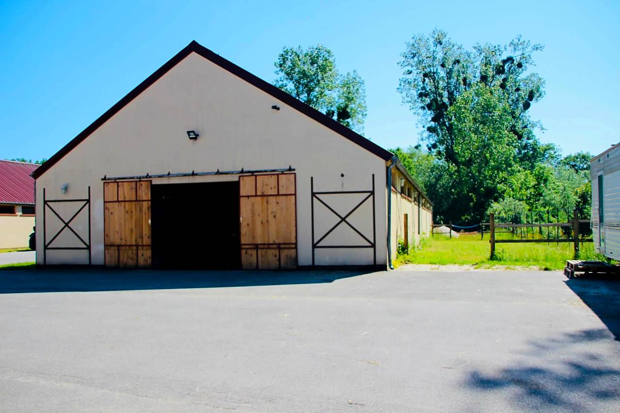 &Eacute;curie de galop cl&eacute; en main &ndash; 38 boxes &ndash; Lamorlaye / Chantilly