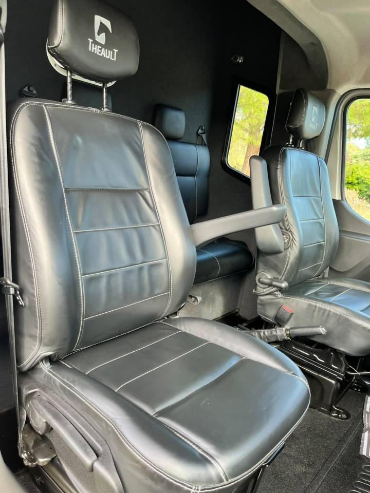 Camion Chevaux Th&eacute;ault Proton 5L &ndash; Configuration SWITCH