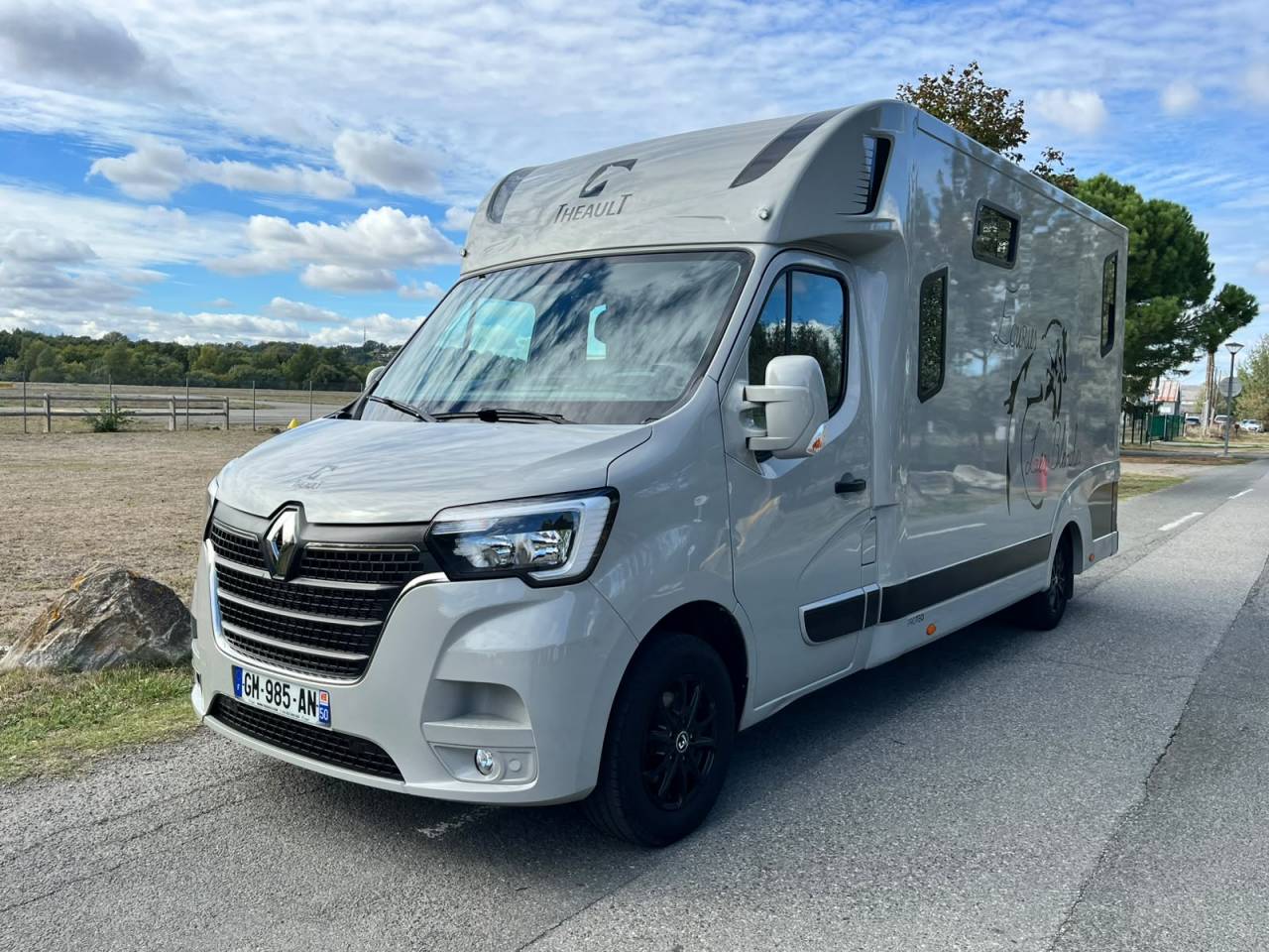 Camion Chevaux Th&eacute;ault Proton 5L &ndash; Configuration SWITCH