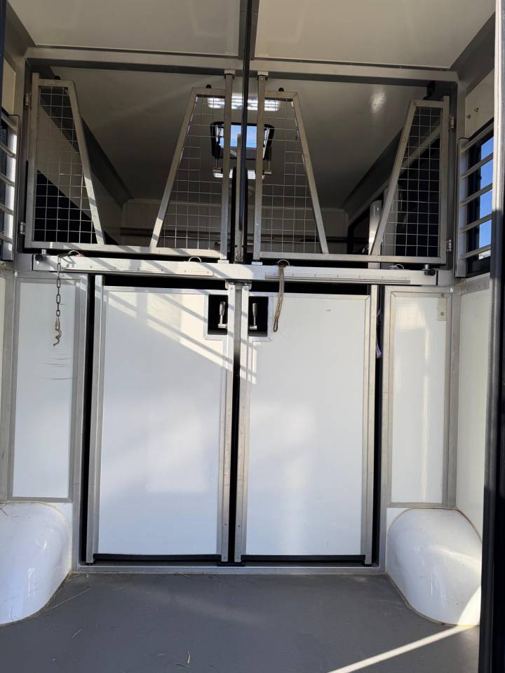 VL STX 1&egrave;re main Renault Master 5P 165 chevaux Premium 