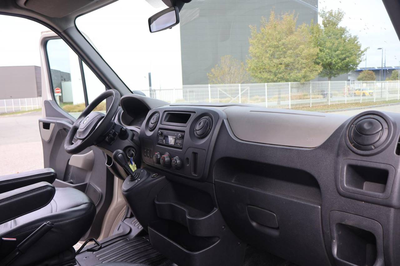 VL CHARDRON  RENAULT MASTER 5P BOITE AUTO 150CH