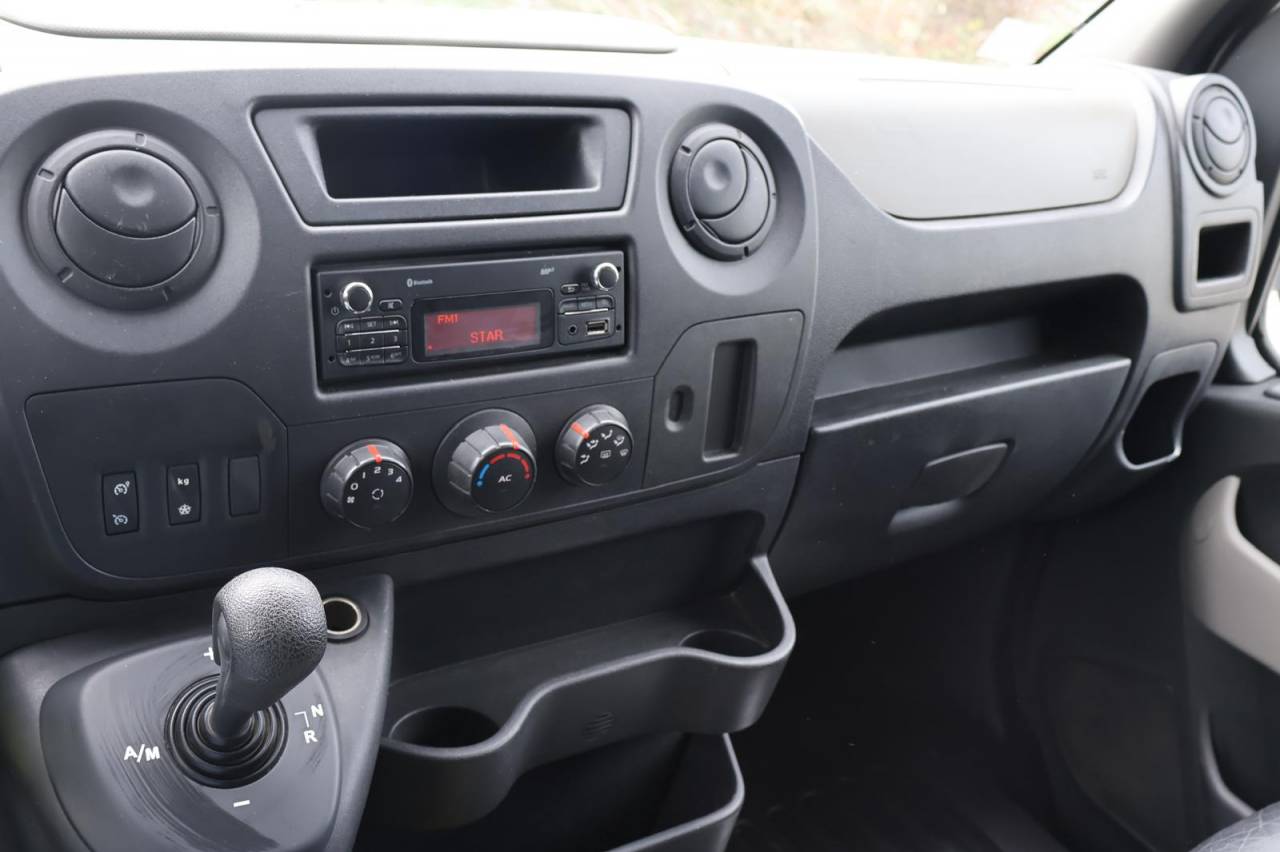 VL CHARDRON  RENAULT MASTER 5P BOITE AUTO 150CH