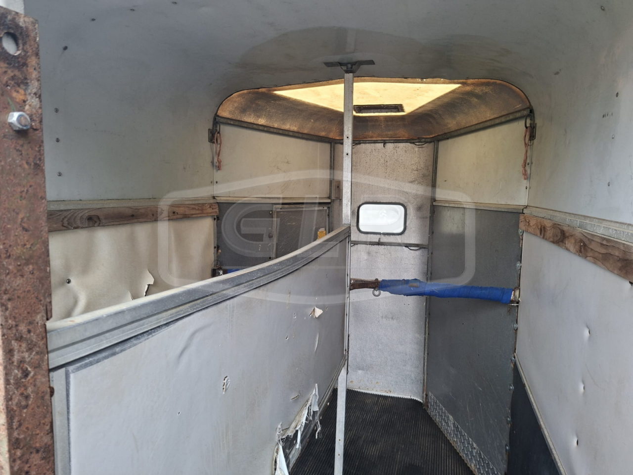 VAN OCCASION &ndash; IFOR WILLIAMS &ndash; 2 PLACES &ndash; HB 505 &ndash; 1998