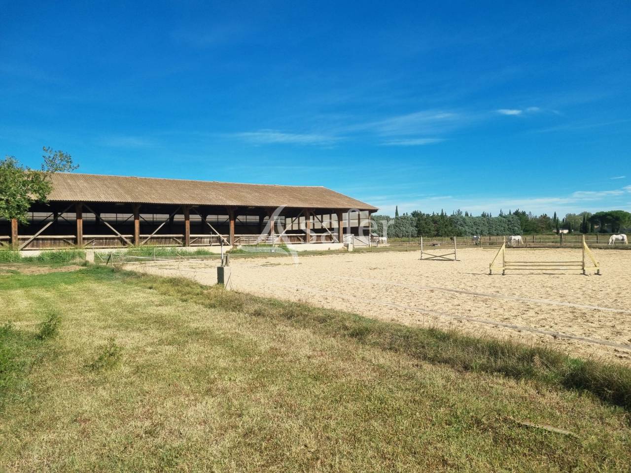 Centre &eacute;questre parfaitement fonctionnel sur quasiment 6 ha de