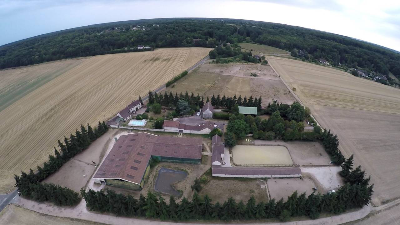 Domaine &eacute;questre professionnel + grande maison 