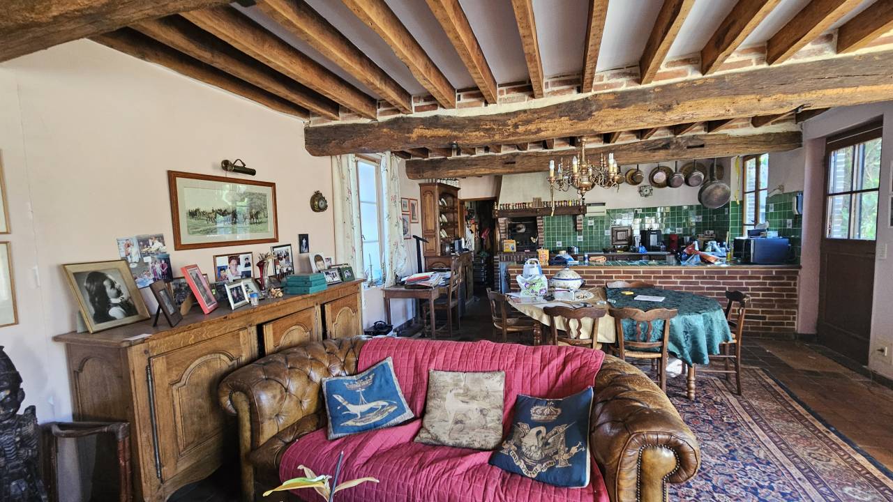 Domaine &eacute;questre professionnel + grande maison 