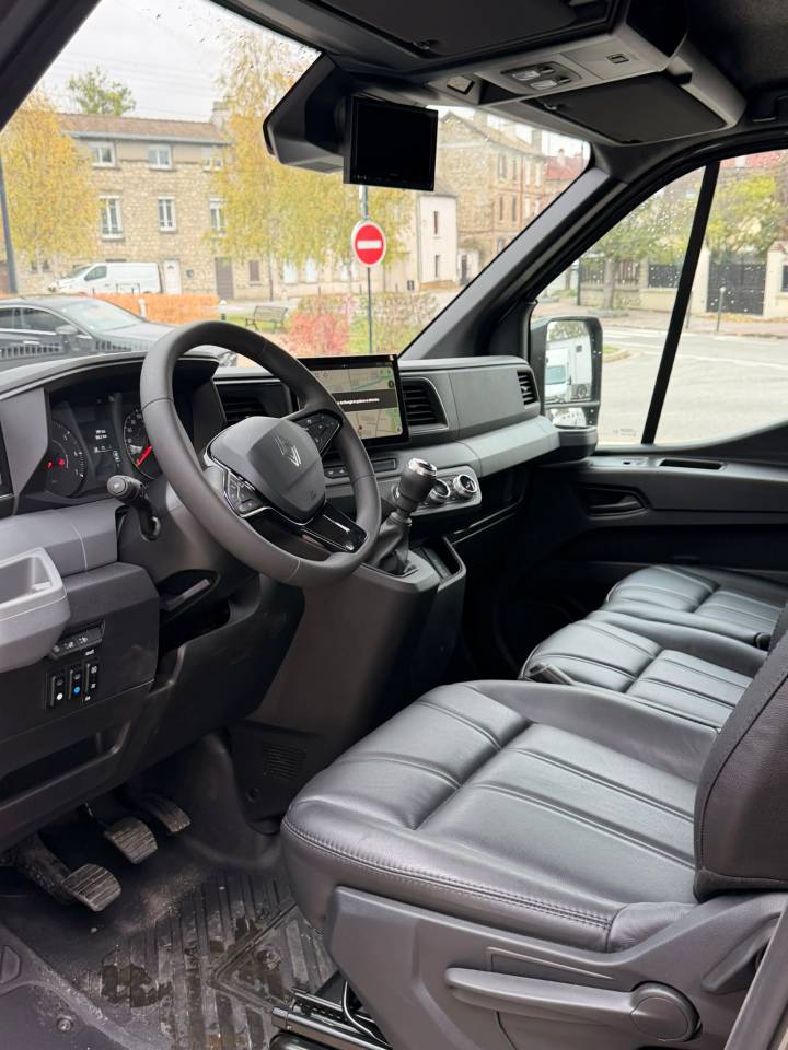 RENAULT MASTER 170Ch &ndash; 3places &ndash; GRANDE SELLERIE - KRISMAR STALLE &ndash; NEUF