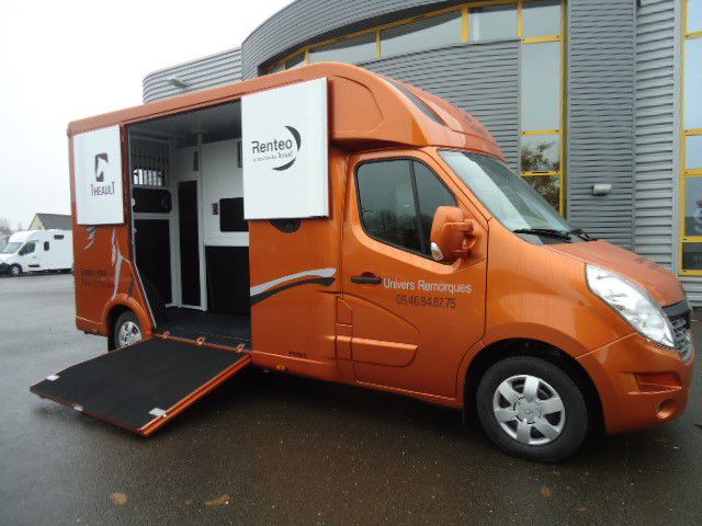 LOCATION CAMION CHEVAUX "PROTEO HARAS" 5 PLACES