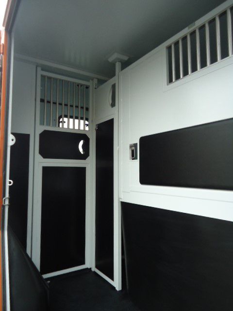 LOCATION CAMION CHEVAUX "PROTEO HARAS" 5 PLACES