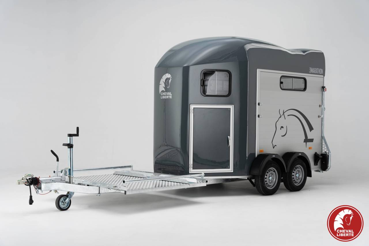 VAN MARATHON CHEVAL LIBERTE PORTE CALECHE
