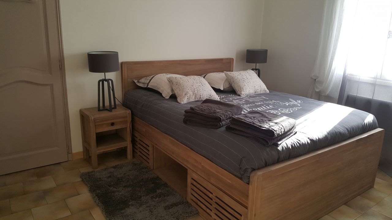 G&icirc;te &eacute;questre 130m2 8 personnes au c&oelig;ur du Lub&eacute;ron