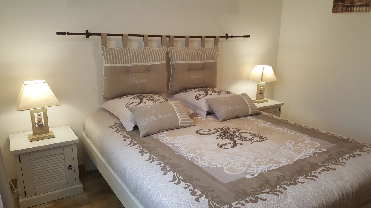 G&icirc;te &eacute;questre 130m2 8 personnes au c&oelig;ur du Lub&eacute;ron