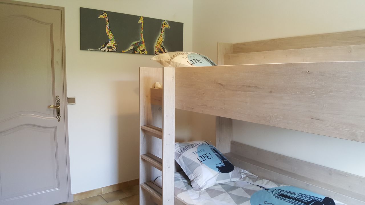 G&icirc;te &eacute;questre 130m2 8 personnes au c&oelig;ur du Lub&eacute;ron