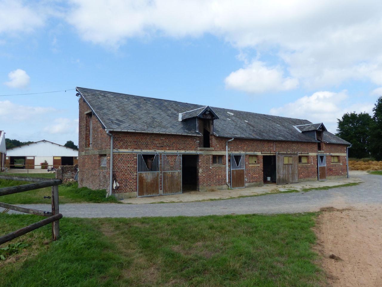 Haras et centre de balnéothérapie sur 15 ha