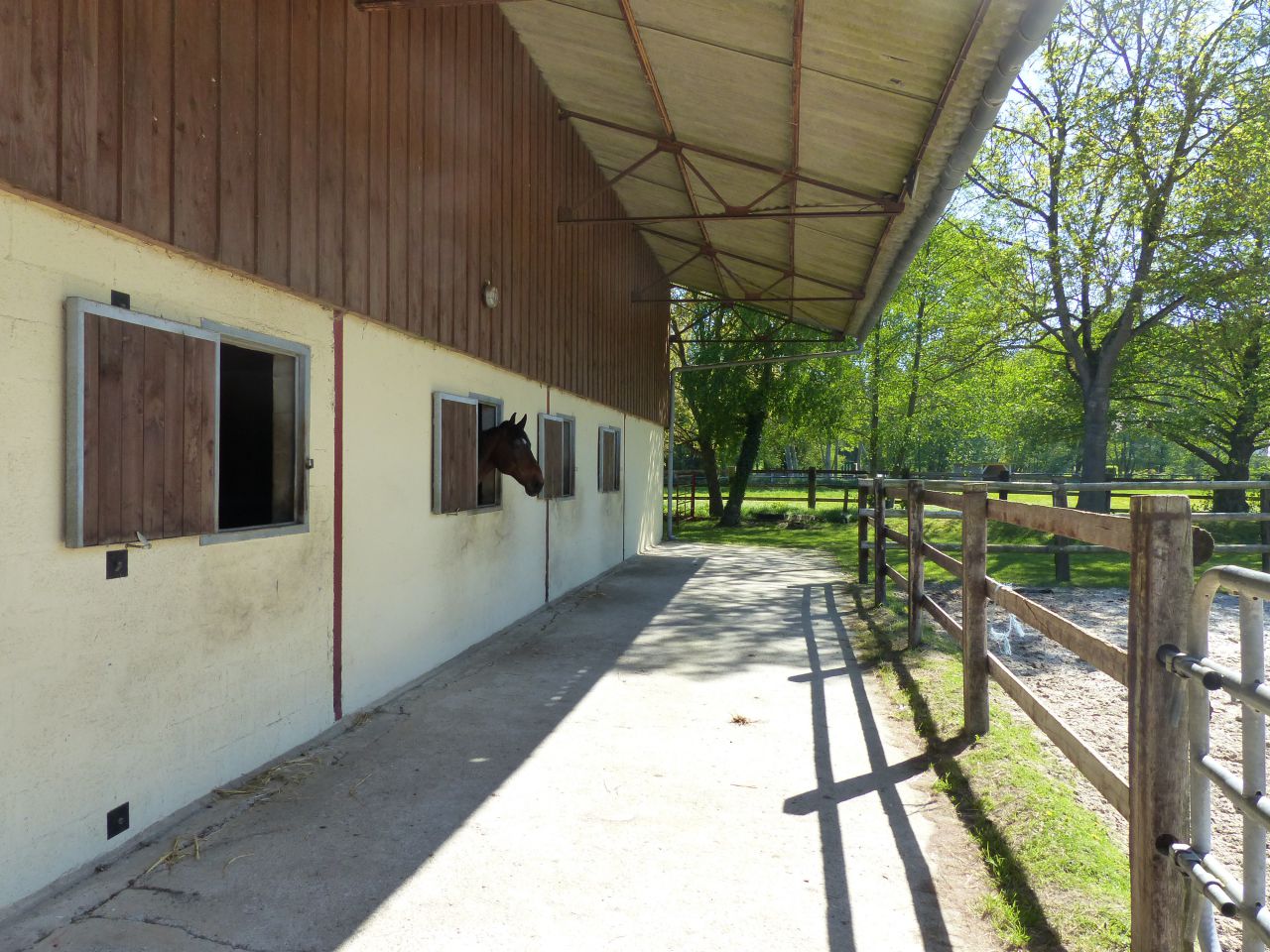 Ancien moulin et écurie de sport sur 17ha - Evreux (27)