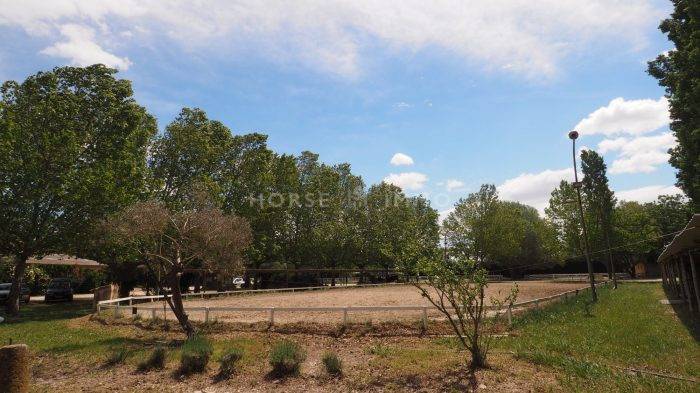 Domaine équestre idéal pour un projet évenementiel