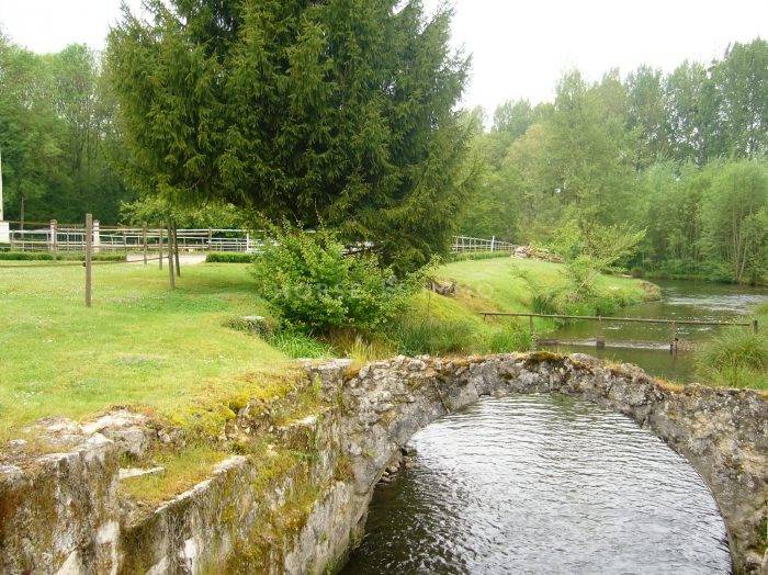 Propriété équestre en bordure de rivière