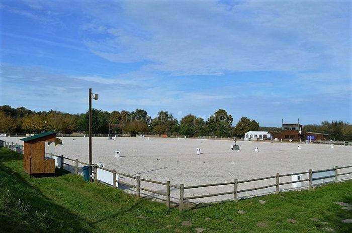 Domaine équestre et habitation aux portes d'Orléans