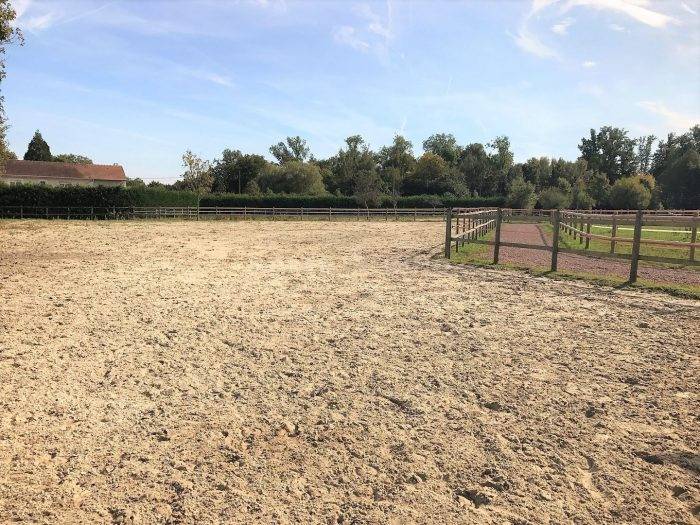 Domaine équestre haut de gamme et habitations en IDF