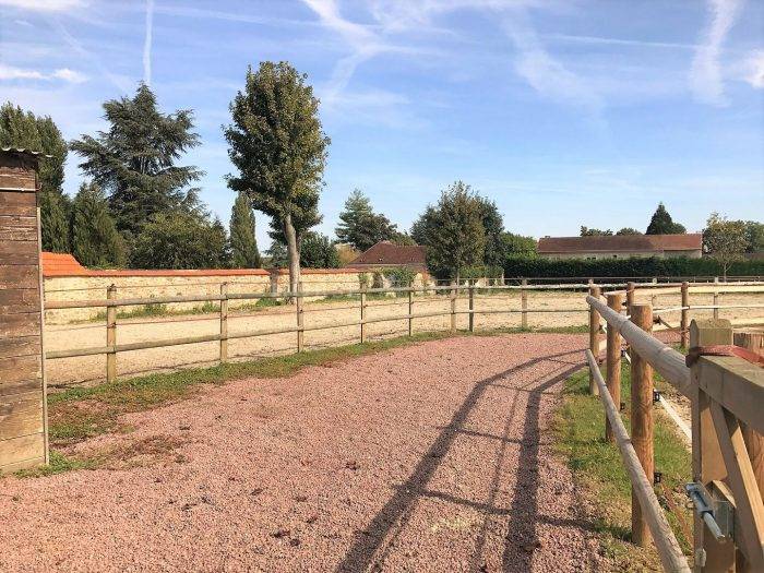 Domaine équestre haut de gamme et habitations en IDF