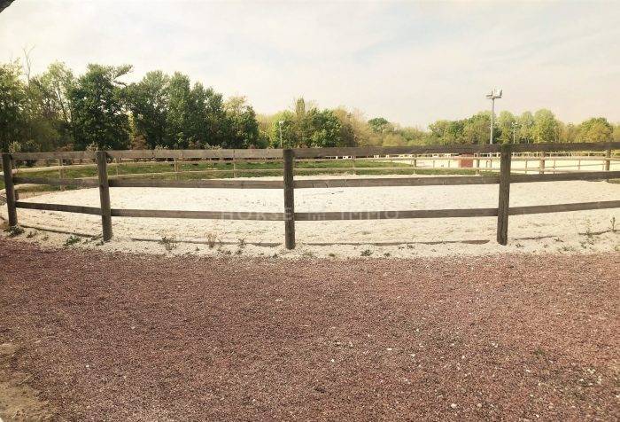 Domaine équestre haut de gamme et habitations en IDF