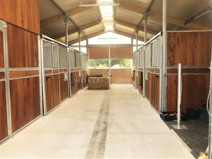 Domaine équestre haut de gamme et habitations en IDF