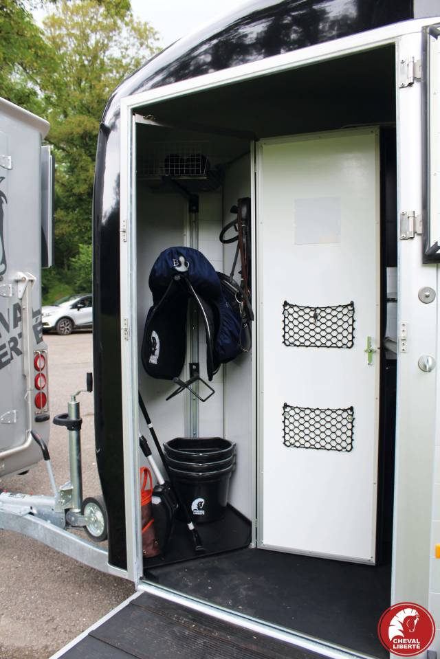 van Cheval Liberté 2pl touring Country pont avant 