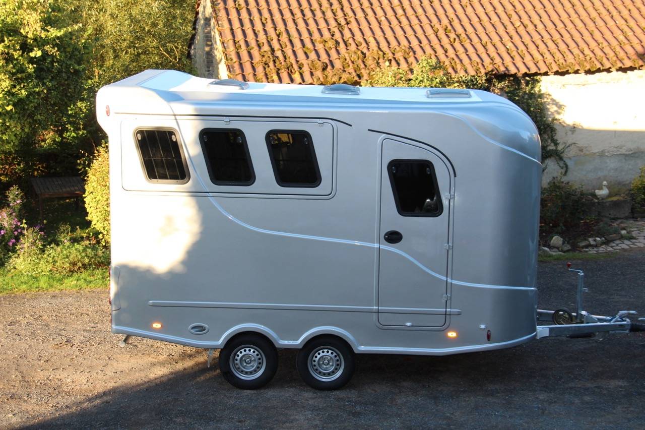 REMORQUE STEINSBERGER 3 CHEVAUX & HOME CAR