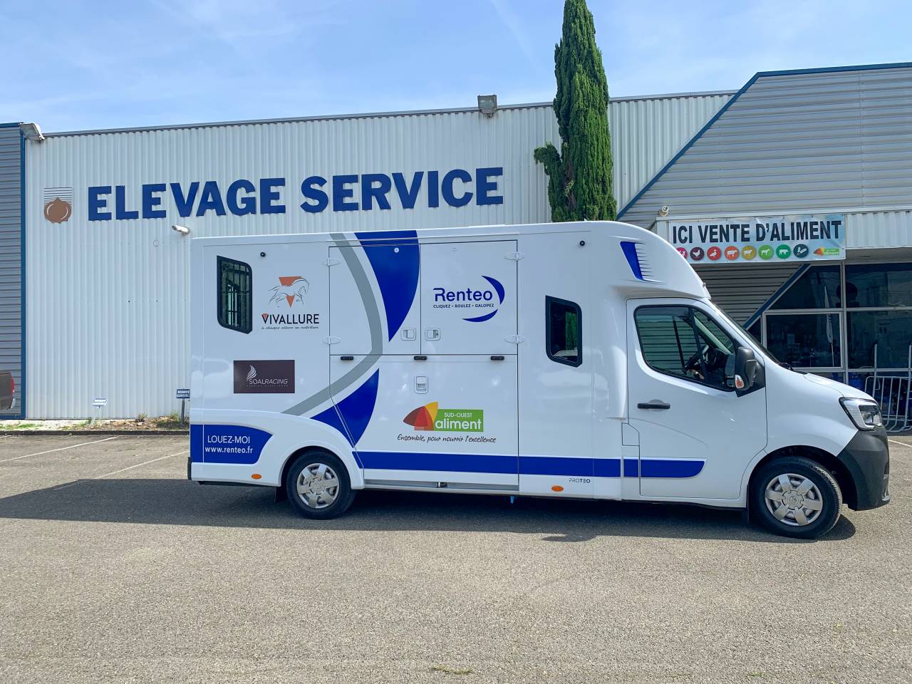 Location camion pour chevaux Mazerolles