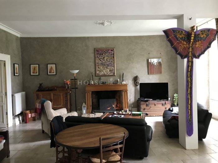 Joli Manoir du XIIe siècle sur 39 ha