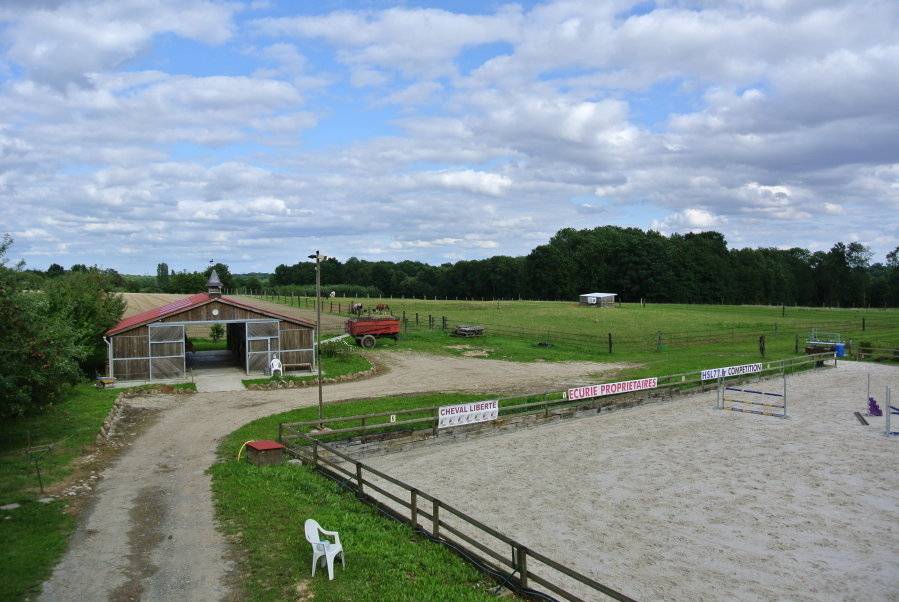 Ecurie de propriétaires sur 3,5 ha 